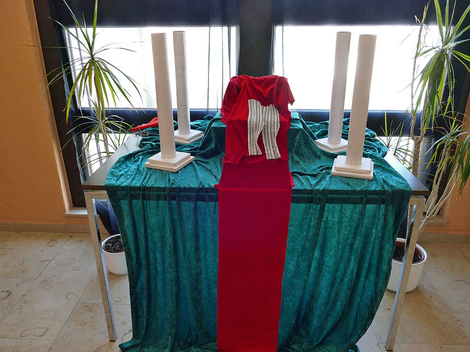 Kinderkarfreitagsliturgie im Gemeindezentrum (Foto: Karl-Franz Thiede)